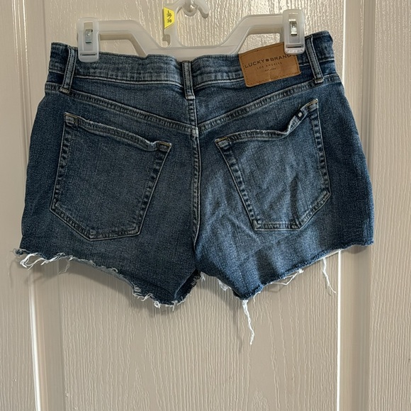 Lucky brand shorts - Picture 2 of 4